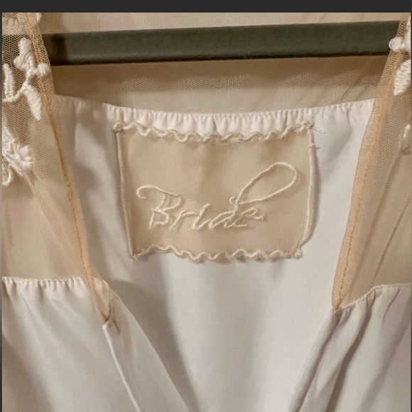 Robed With Love - White - Hildy Robe NWT and comes with a bag - Picture 5 of 8